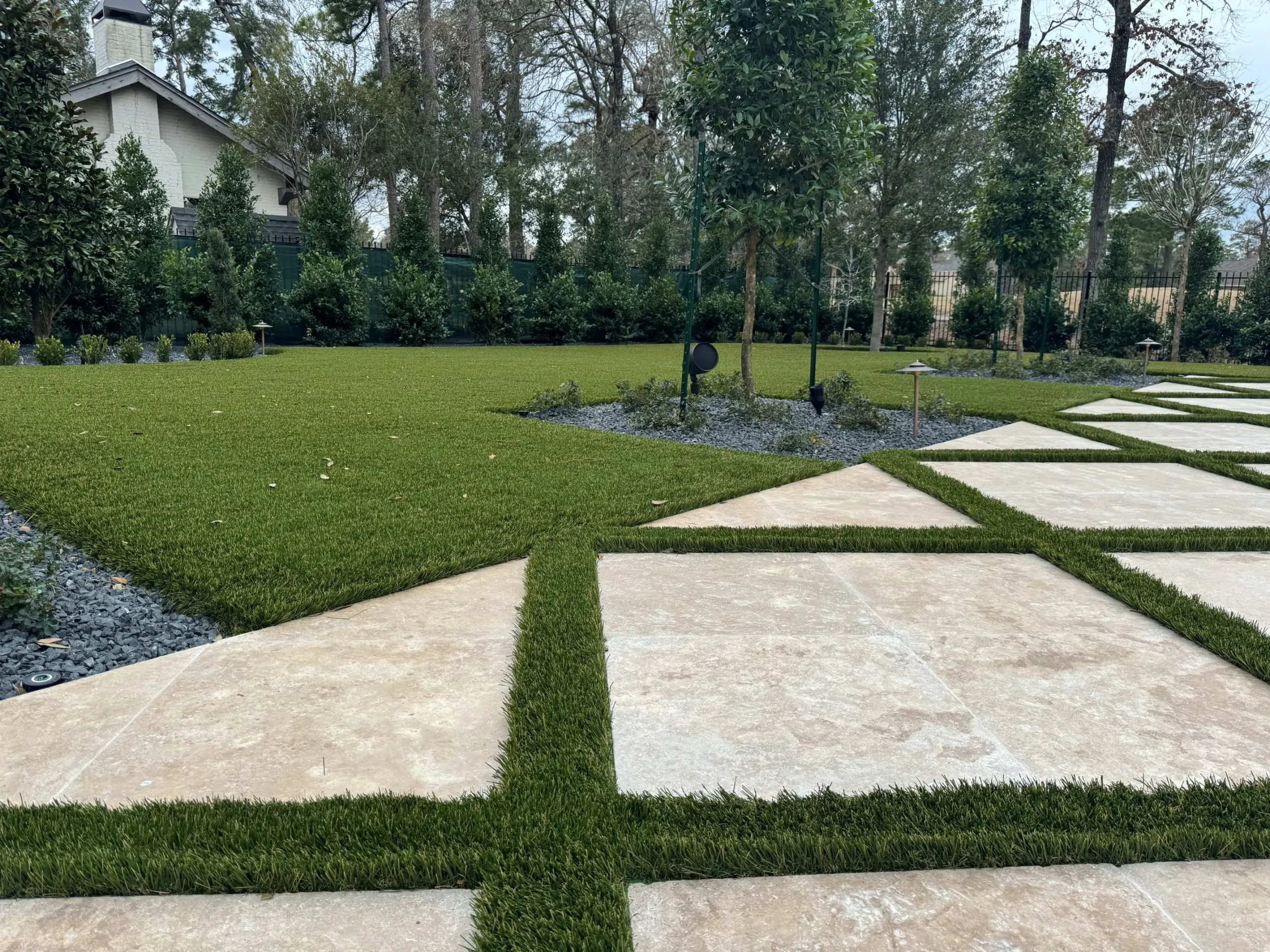 Tampa Artificial Turf with Pavers SYNLawn
